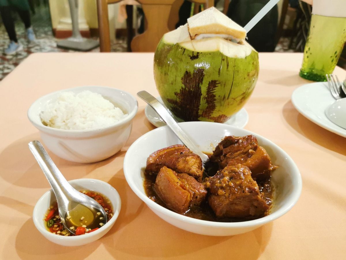 Comer en Phuket Old Town: 14 platos esenciales que debes probar para entender el pasado y el presente de la isla más grande de Tailandia | Gastronomadistas.